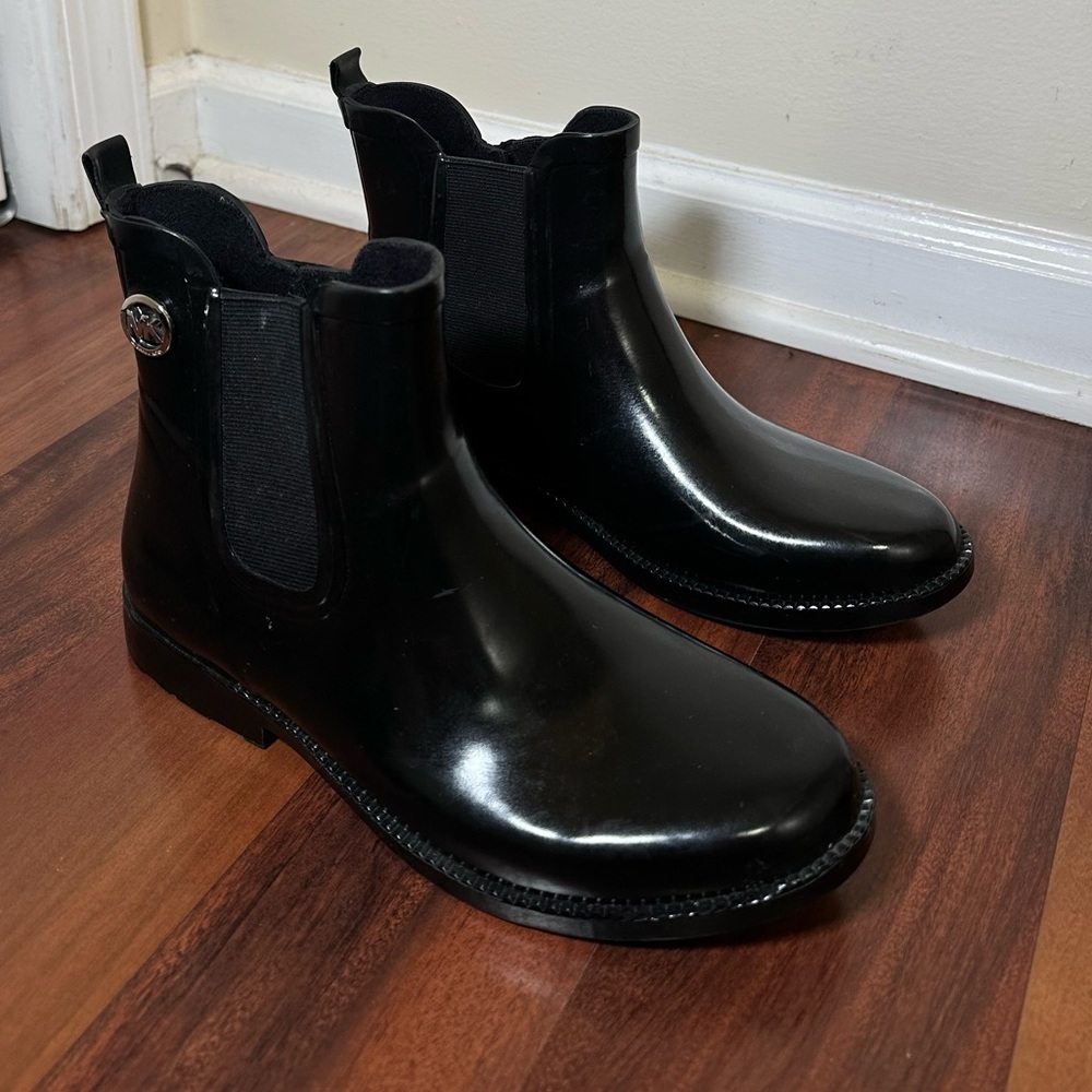 Micheal Kors Boots